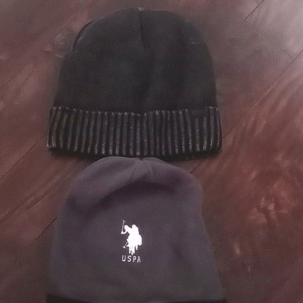 2 WINTER TOQUES - Picture 1 of 5